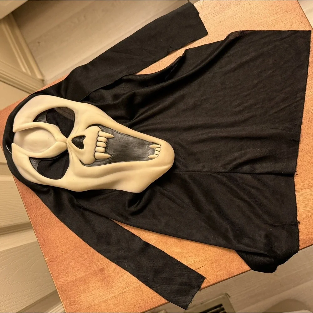 VTG SCREAM VAMPIRE Ghostface W/ FANGS Hooded MASK Easter‎ Unlimited 9206(c)